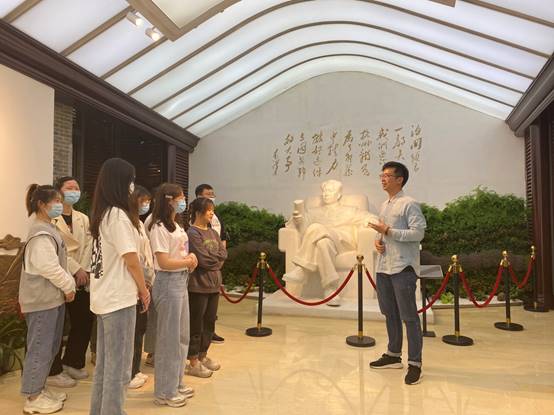 说明: E:\色色动画
重要获奖\照片素材\2、“法学+宪法”\五四宪法讲解.jpg